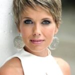 coupe de cheveux court femme 60 ans avec m&egrave;ches