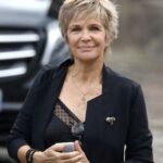 coupe de cheveux court femme 60 ans avec m&egrave;ches