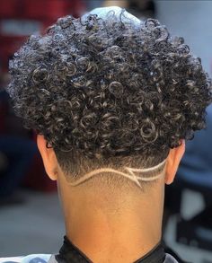 coupes de cheveux boucles hommes
