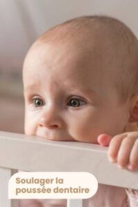 B&eacute;b&eacute; et pouss&eacute;e dentaire