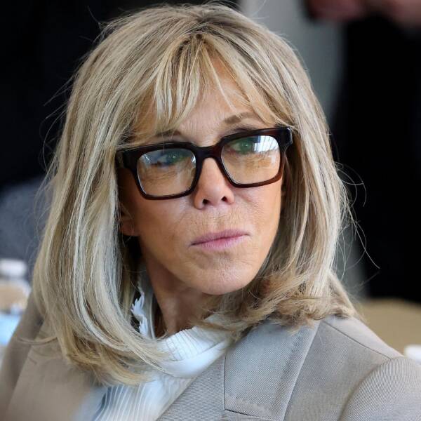 coupe cheveux 70 ans lunettes